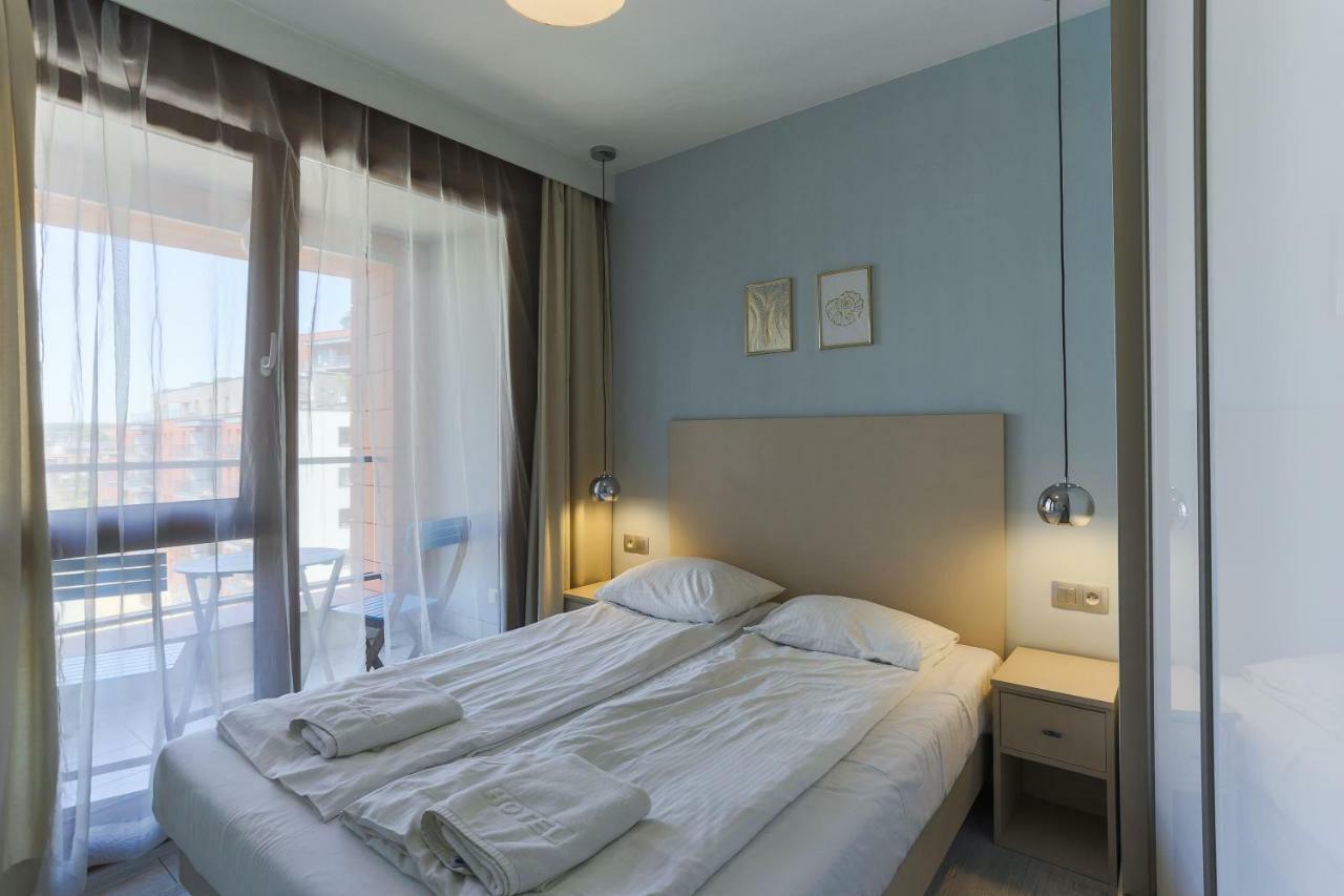 Unique Motlawa Riverbank Apartment Gdansk Bagian luar foto