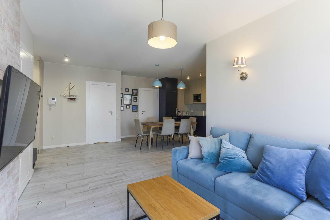 Unique Motlawa Riverbank Apartment Gdansk Bagian luar foto