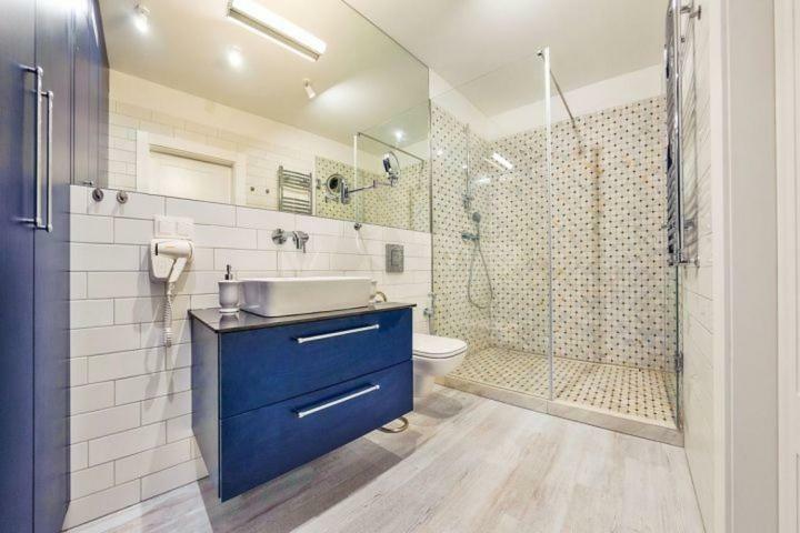 Unique Motlawa Riverbank Apartment Gdansk Bagian luar foto