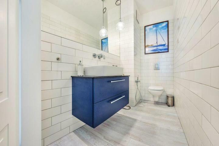 Unique Motlawa Riverbank Apartment Gdansk Bagian luar foto